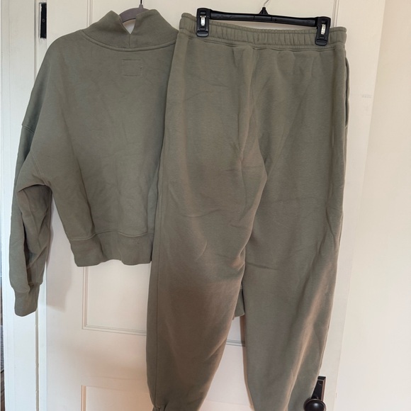 Abercrombie & Fitch Olive Green Drawstring Joggers - Picture 2 of 4